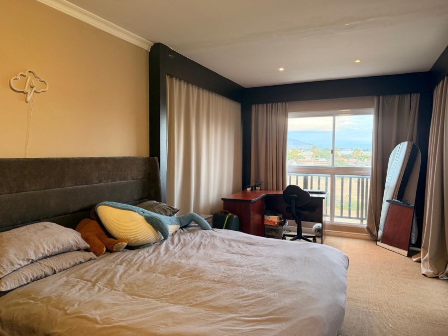 To Let 3 Bedroom Property for Rent in Royal Ascot Western Cape